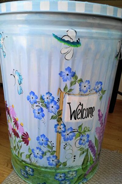 30 Gallon Flower Garden, Welcome Sign, Butterflies, White Checked Lid