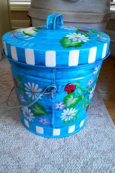 6 Gallon Bright Blue/Lavender Wash, Daisies, Greenery, Red Ladybugs