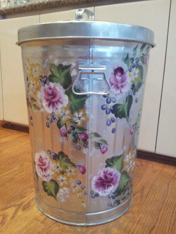 20 Gallon Galvanized with Roses,Filler Floral, Greenery - Image 5