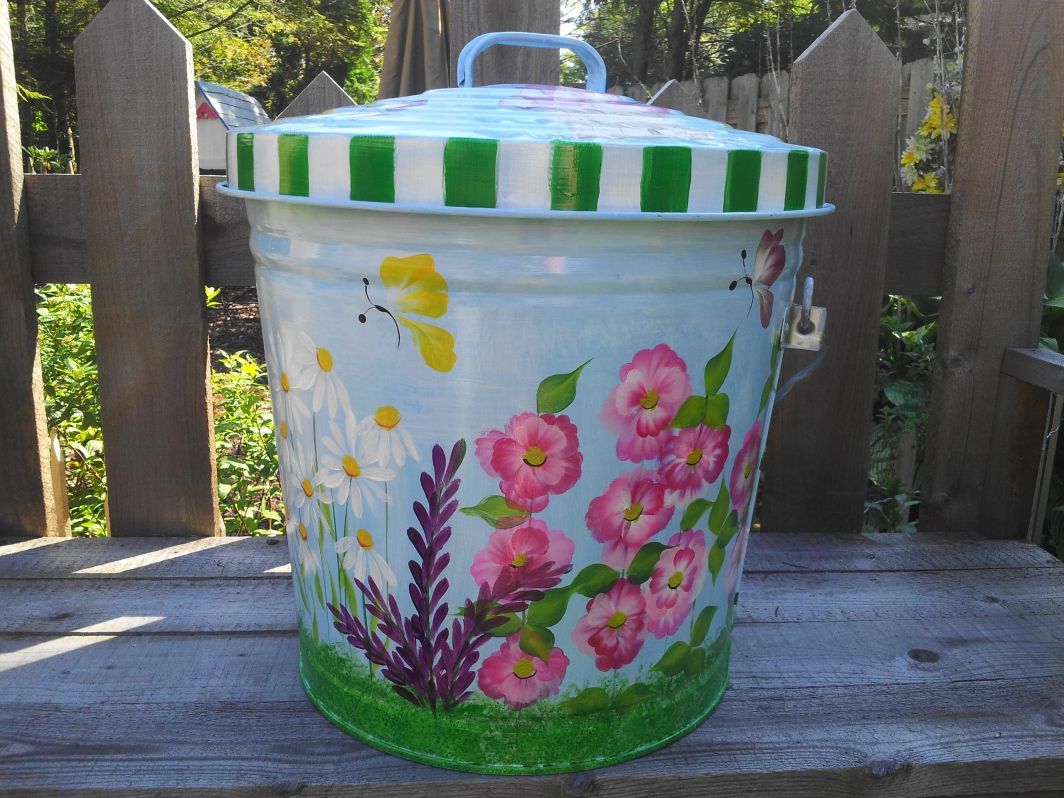 6 Gallon garden, colorful butterflies, birdhouses, welcome sign, green checked lid rim. The Painted Can