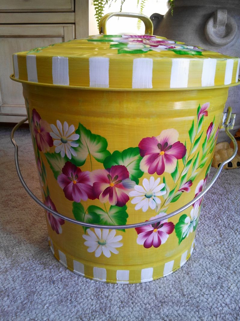 10 Gallon galvanized can, yellow ochre wash, waverly beaded trim . The Painted Can