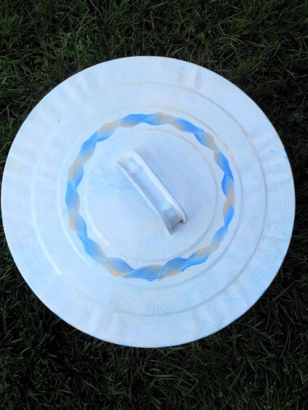 Top view of blue lid of container